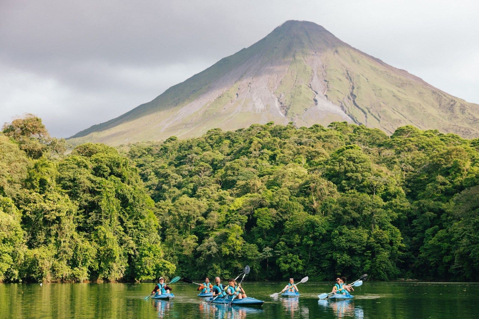 How AI Travel Enhances Your Tropical Escape