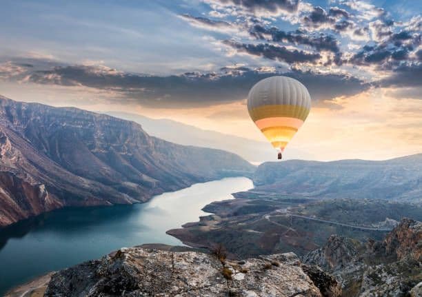 AI Travel Guide: Find the best budget flights