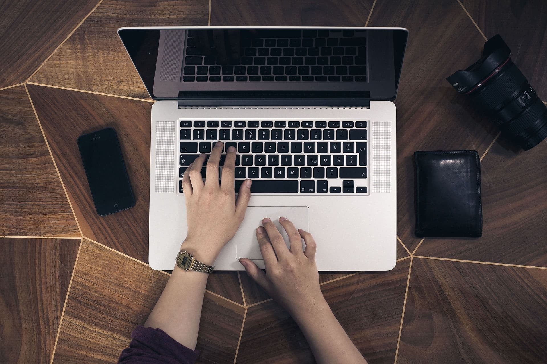 AI Vs Human Travel Agents: Who Plans A Better Trip?